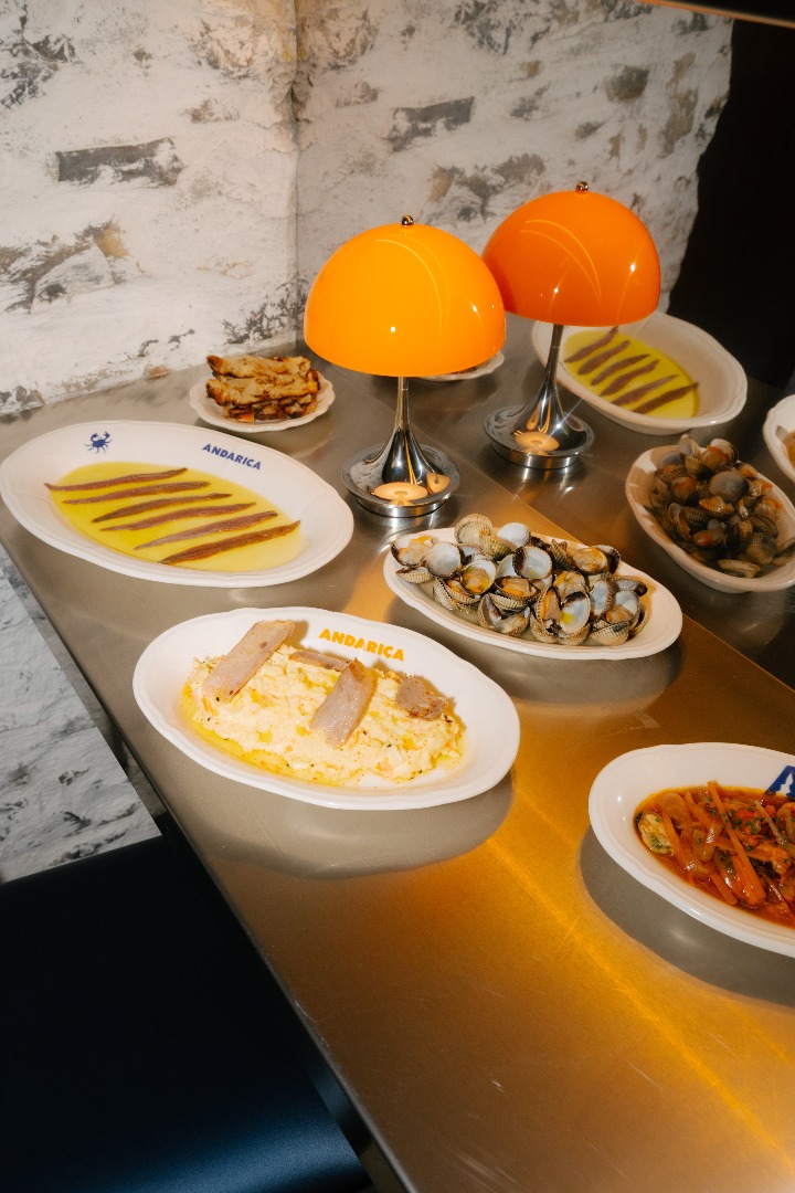 Andarica, Gijón. Aperitivos en la mesa
